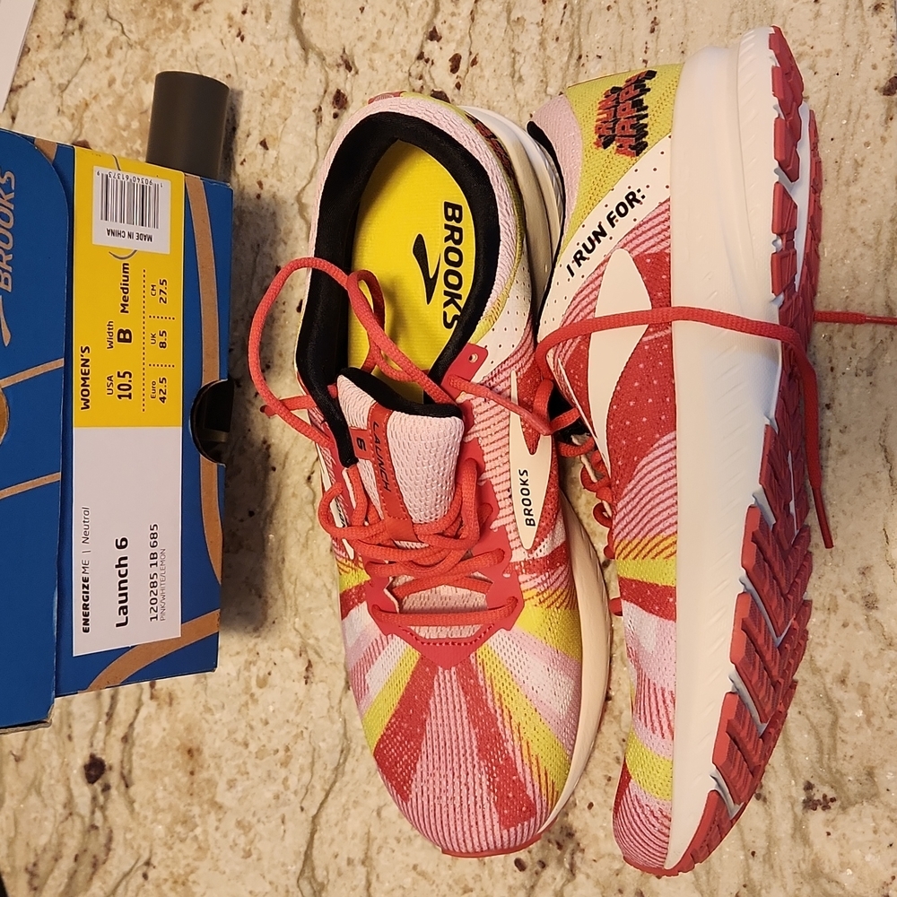 Brooks NWT Women's Launch 6 size 10.5
